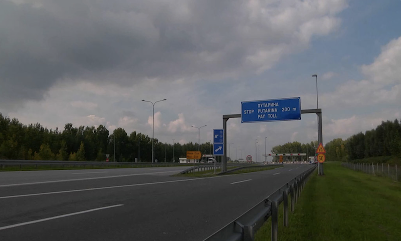 СТАЊЕ НА ПУТЕВИМА, НАПЛАТНИМ РАМПАМА И ГРАНИЧНИМ ПРЕЛАЗИМА 