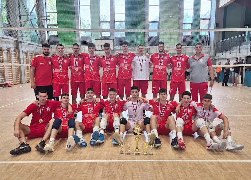 ОДБОЈКА - Кадети Воjводине из Новог Сада прваци Србиjе