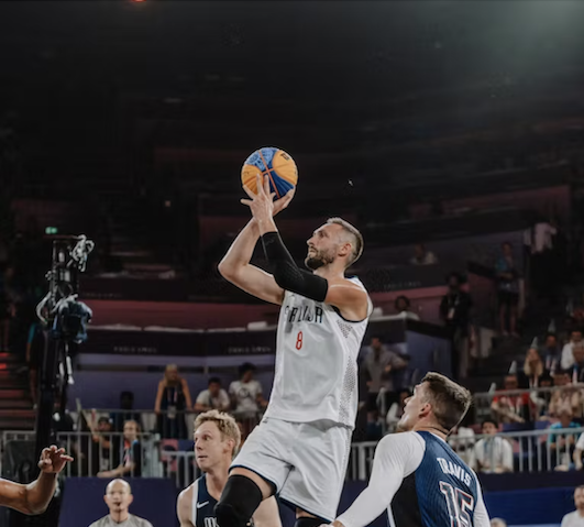 КОШАРКА - Србија 3x3 у првом мечу на ОИ убедљива против САД