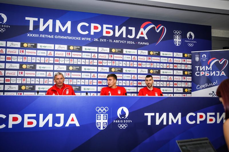 КОШАРКА - Бронзани кошаркаши допутовали у Србију