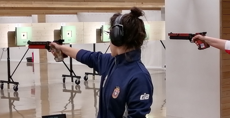 СТРЕЉАШТВО - Jелена Томић на 18. позициjи ваздушним пиштољем за опроштаj од Плзења