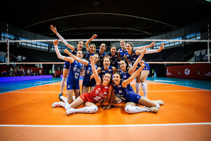 ОДБОЈКА - Jуниорке убедљиве на отварању СП
