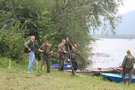 ЛОВАЧКО УДРУЖЕЊЕ ЦРНИ ВРХ