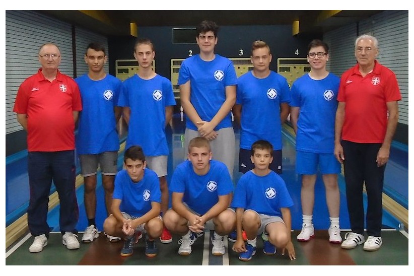 kamp 18 decaci prva smena sa trenerima.jpg