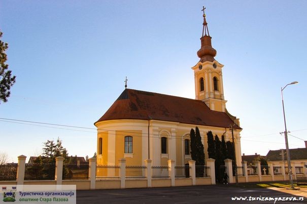 Храм Светог пророка Илиjе у Староj Пазови