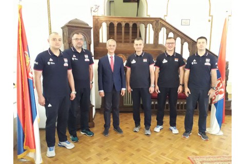 Одбојка: Стручни штаб сениорки Србиjе посетио амбасаду Србиjе у Анкари