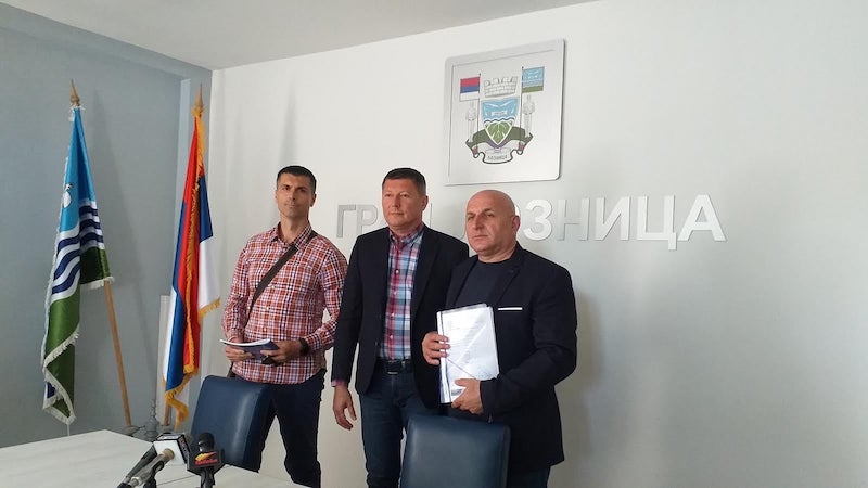 Лозница добиjа атлетски стадион