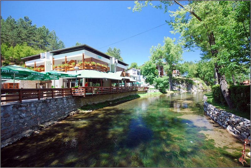 Кафана са преноћиштем Врело